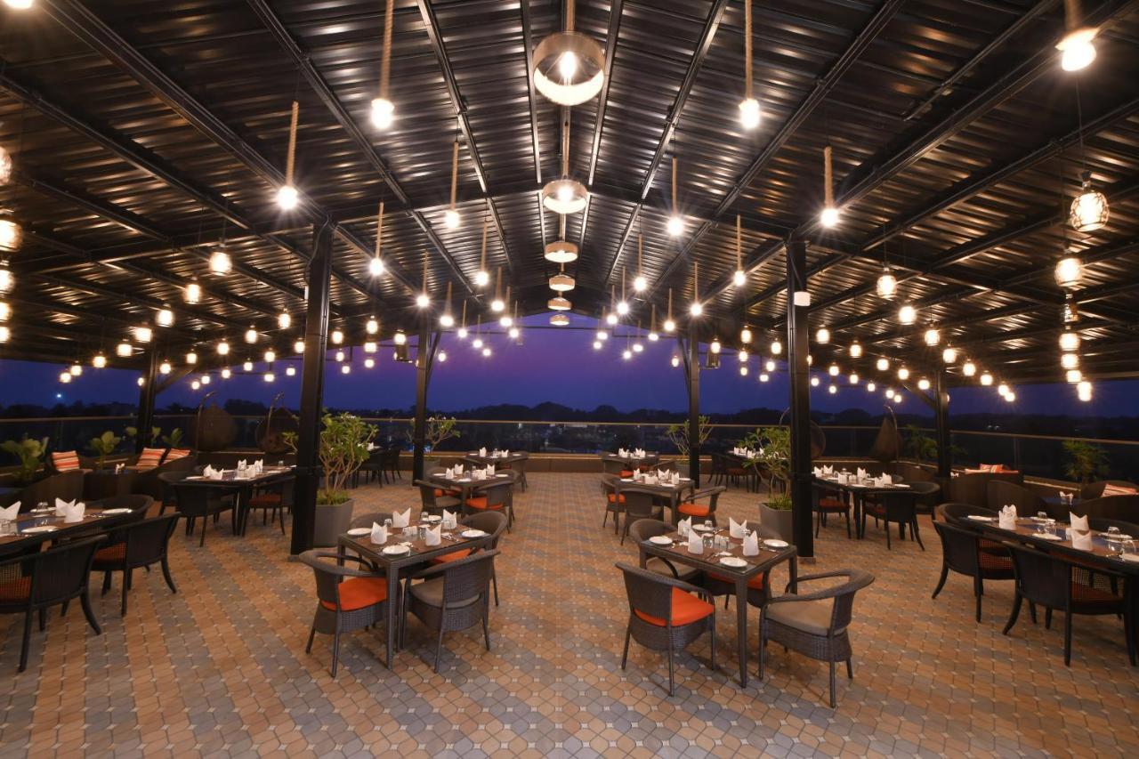 The Fern Habitat, Candolim, Goa Exterior foto