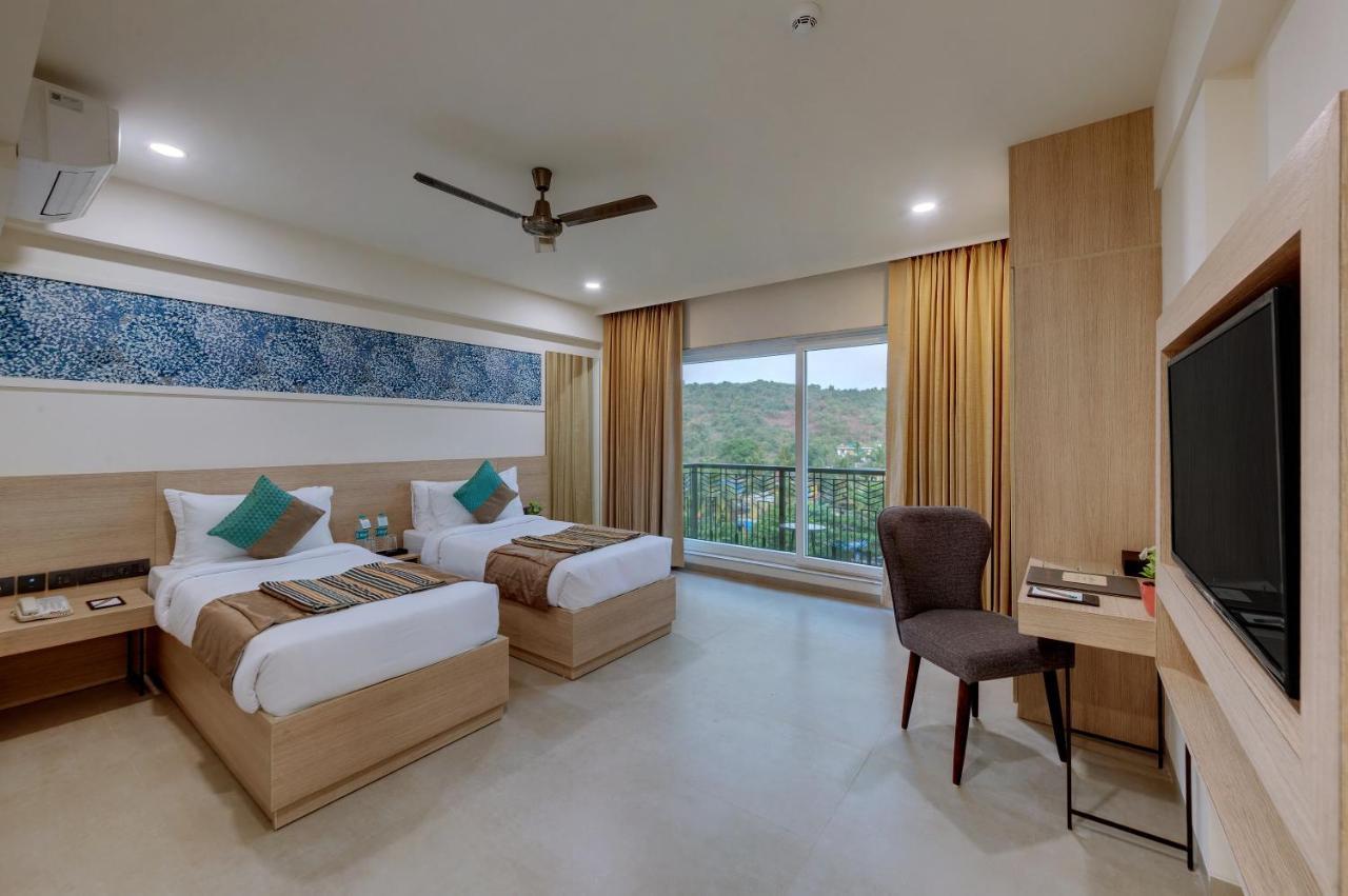 The Fern Habitat, Candolim, Goa Exterior foto